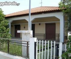 ΑΣΠΡΟΒΑΛΤΑ ΠΩΛΕΙΤΑΙ ΤΟ 50% ΜΟΝΟΚΑΤΟΙΚΙΑΣ 125ΤΜ ΜΕ ΟΙΚΟΠΕΔΟ 400ΤΜ