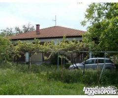 ΑΣΠΡΟΒΑΛΤΑ ΠΩΛΕΙΤΑΙ ΤΟ 50% ΜΟΝΟΚΑΤΟΙΚΙΑΣ 125ΤΜ ΜΕ ΟΙΚΟΠΕΔΟ 400ΤΜ