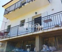 Δυόροφη οικοδομή με δυο ανεξάρτητα διαμερίσματα 40 τμ ημιτελη