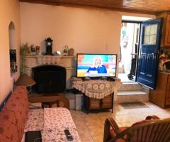 Παραδοσιακή Διώροφη Κατοικία Με Γραφική Θέα - Εικόνα 4/12