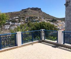 Παραδοσιακή Διώροφη Κατοικία Με Γραφική Θέα - Εικόνα 6/12