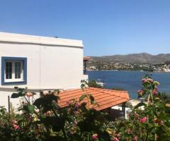 Δύο Πλήρως Εξοπλισμένα Ενοικιαζόμενα Ακίνητα Με Θέα Στη Θάλασσα