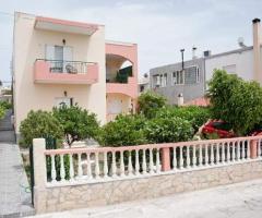 House With Apartments In A Convenient Location