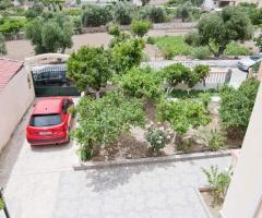 House With Apartments In A Convenient Location - Εικόνα 4/12