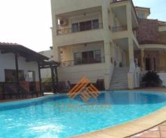 ΠΟΛΥΤΕΛΗΣ ΒΙΛΑ ΒΑΡΗ-ΒΑΡΚΙΖΑ