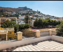 Διώροφη Νεοκλασική Οικία Στην Αγία Μαρίνα