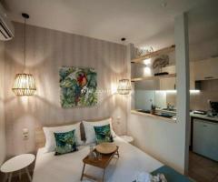 ΤΡΙΑ ΠΕΥΚΑ 1ΧΩΡΗ ΓΚΑΡΣΟΝΙΕΡΑ ΕΝΟΙΚΙΑΣΕΙΣ 14299