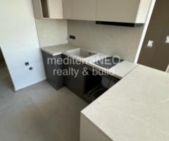 ΕΝΟΙΚΙΑΖΕΤΑΙ ΜΕΓΑΛΟ STUDIO ΜΕ ΔΩΜΑΤΙΟ