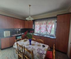 Κορινός, Κάτω Άγιος Ιωάννης : Πωλείται πολυτελής Μονοκατοικία 252τ.μ. σε 500τ.μ. οικόπεδο 3 επιπέδων - Εικόνα 8/12