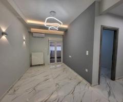 Θεσσαλονίκη, Νέα Παραλία : Πωλείται πλήρως ανακαινισμένο Διαμέρισμα 52τ.μ. στον 1ο όροφο με ασανσέρ.