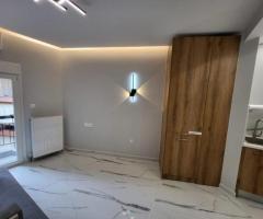 Θεσσαλονίκη, Μπότσαρη : Πωλείται πλήρως ανακαινισμένο Studio 32τ.μ. προσόψεως στον 3ο όροφο με ασανσ - Εικόνα 7/12