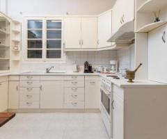 Πωλείται κατά αποκλειστικότητα από την Avenue Real Estate Νεοκλασσικό Οροφοδιαμέρισμα Πολιτιστικής Α - Εικόνα 9/12