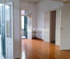 Ενα υπέροχο Νεοκλασσικό οροφοδιαμέρισμα σην καρδιά του Πύργου 156τμ